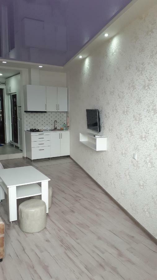 Vip Apartment 1 At Gorgiladze 118 บาทูมิ ภายนอก รูปภาพ